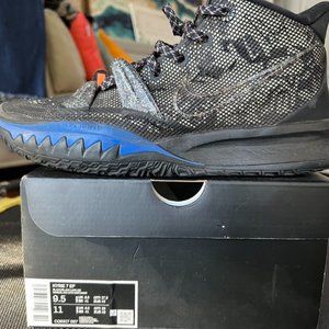 Kyrie 7 Black/Blue Used Size 9.5